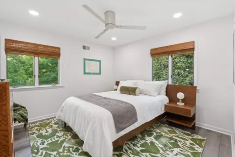 Bedroom 3 with a queen bed